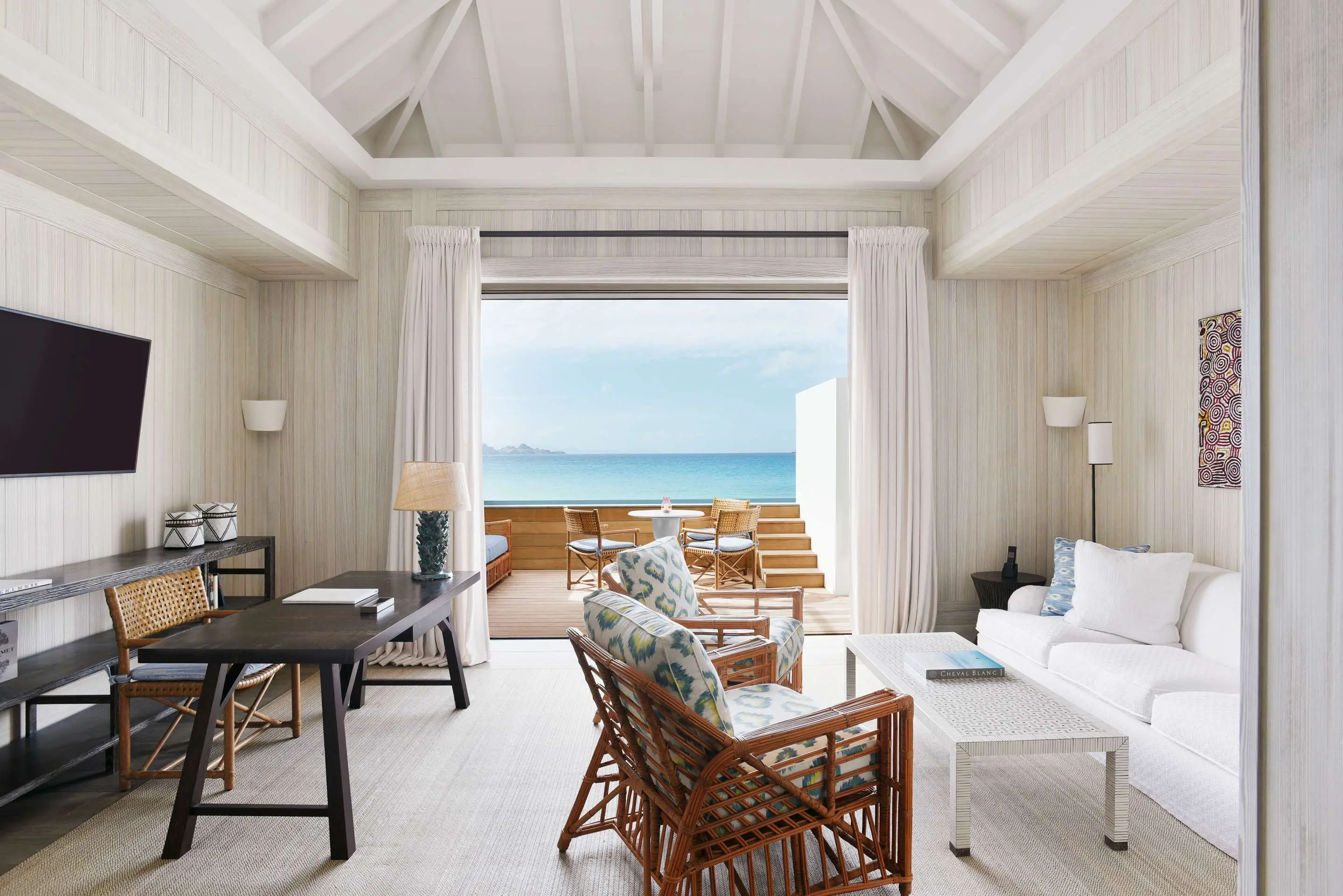 Beach Suite Living Room © Cheval Blanc