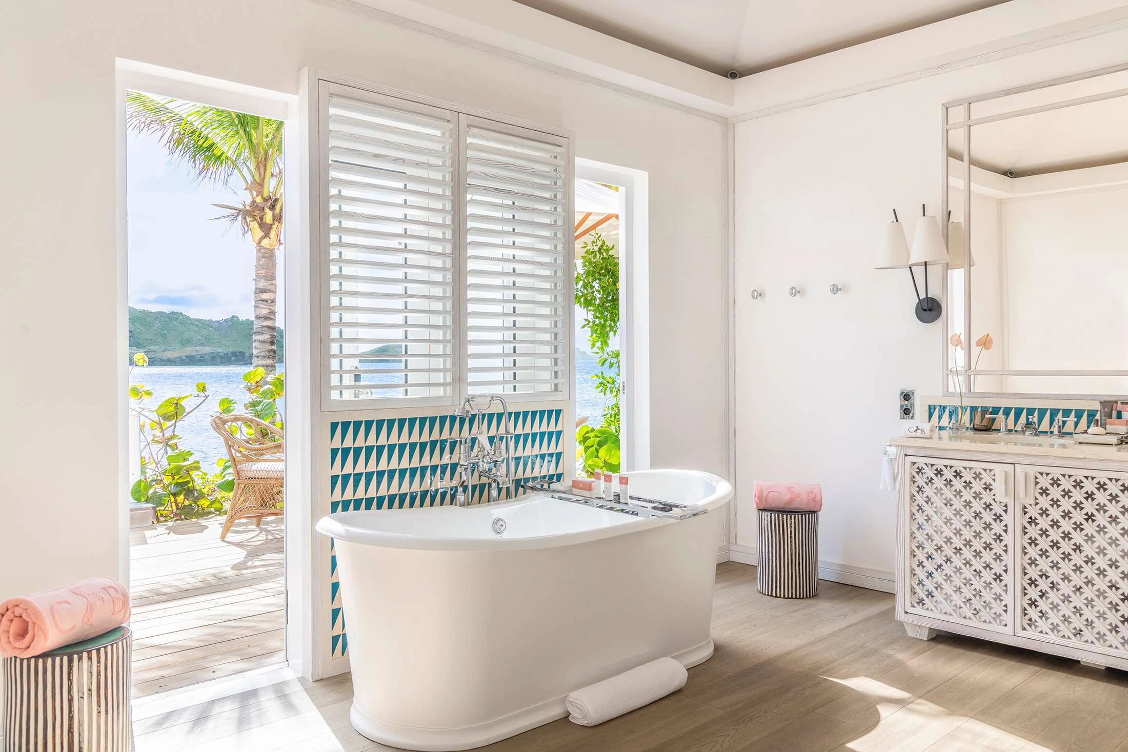 Two Bedroom Beach Suite Bath © Cheval Blanc