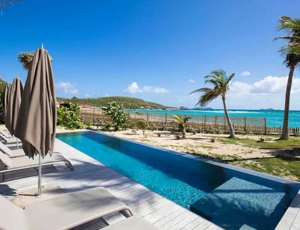 Luxury Beachfront<br> Villas for Rent