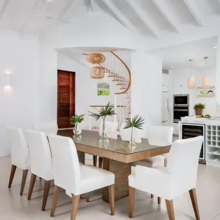 1.1 oceanside tower dining room