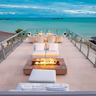 1.1 villa bristol breeze exterior