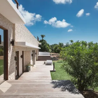 1.11 bel air exterior 1