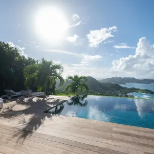 1.11 blue diamond exterior 1