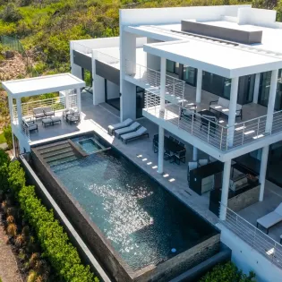 1.11 reve noir exterior