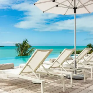 1.13 villa bristol breeze exterior