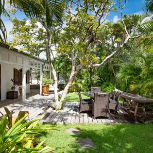 1.14 manoir de lurin exterior 1