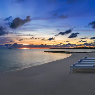 1.14 twin palms exterior