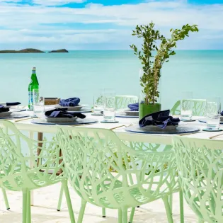 1.14 villa bristol breeze exterior