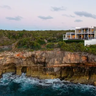 1.15 reve noir exterior