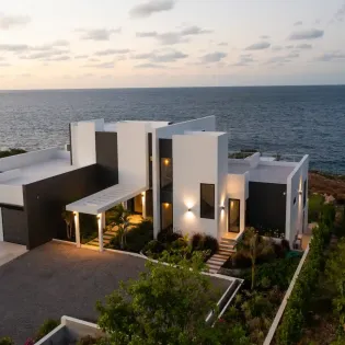 1.16 reve noir exterior