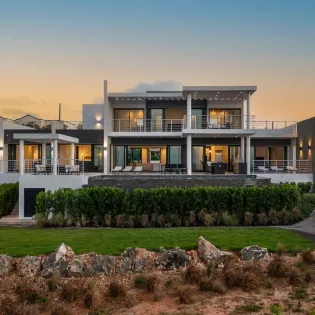 1.17 reve noir exterior