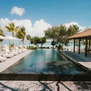 1.17 the catch exterior