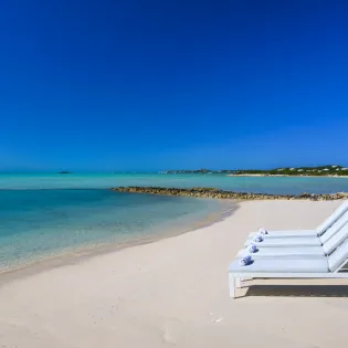 1.18 twin palms exterior