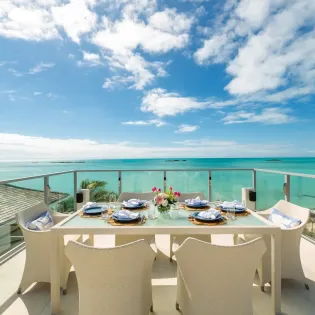 1.19 villa bristol breeze exterior