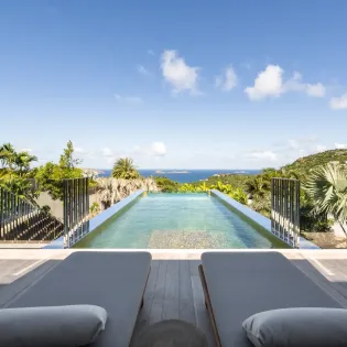 1.2 goldeneye exterior 1