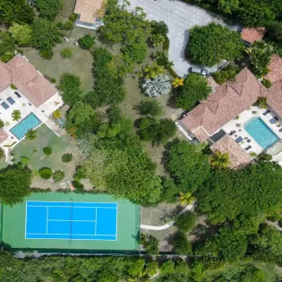 1.2 la nina tennis court