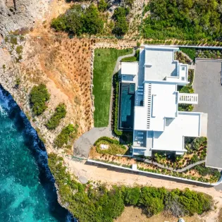 1.2 reve noir exterior