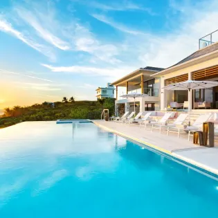 1.24 villa bristol breeze exterior