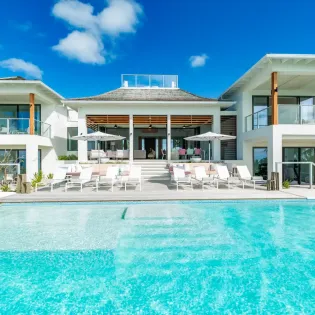 1.28 villa bristol breeze exterior