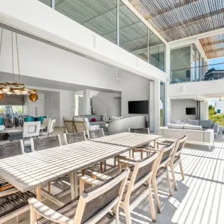 1.3 b.e grace bay ocean view 6bd pool area