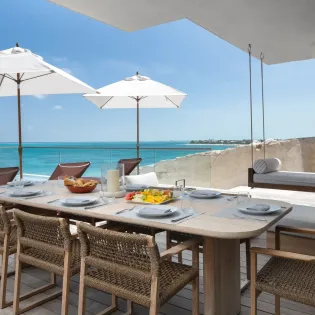 1.3 b.e. north shore ocean front beach house 4bd outdoor area