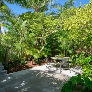 1.3 bonbonniere exterior