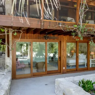 1.3 the catch exterior