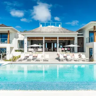 1.3 villa bristol breeze exterior