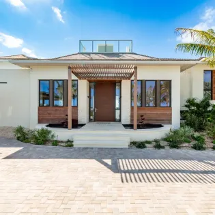 1.32 villa bristol breeze exterior