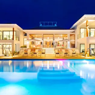 1.33 villa bristol breeze exterior