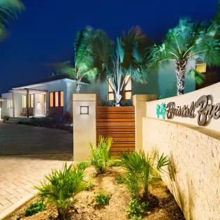 1.34 villa bristol breeze exterior