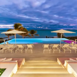 1.40 villa bristol breeze exterior