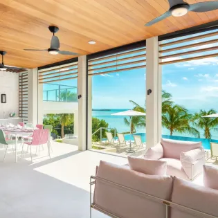 1.44 villa bristol breeze exterior