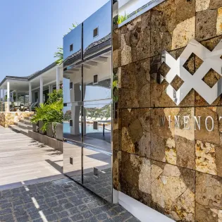 1.5 wine note exterior 1