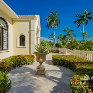 1.6 chateau des palmiers exterior 1