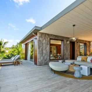 1.7 goldeneye exterior 1