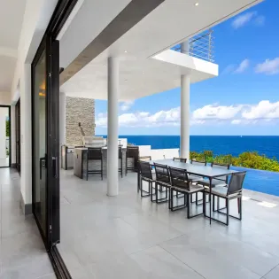 1.7 reve noir exterior