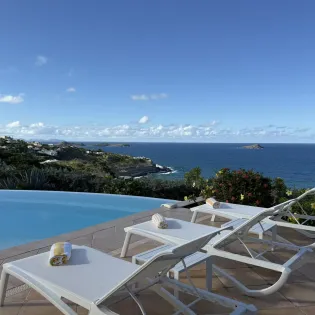 1.7 sea bird exterior 1