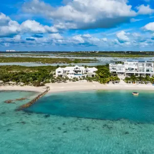 1.7 twin palms exterior