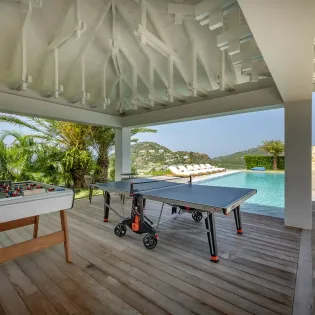 1.7 wine note exterior 1