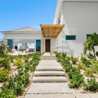 1.8 b.e. grace bay beachfront 5bd terrace
