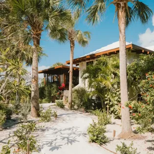 1.8 the catch exterior