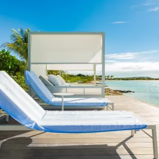 1.8 villa bristol breeze exterior