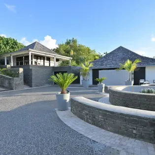 1.9 silver rainbow exterior