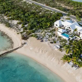 1.9 twin palms exterior