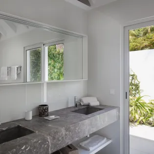 10.1 bel air bathroom 3