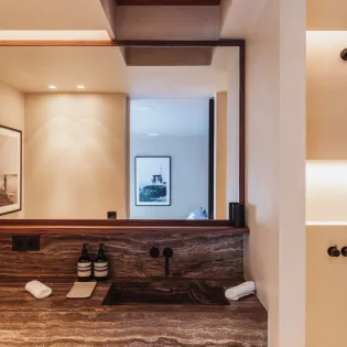 10.1 maverick bathroom 3