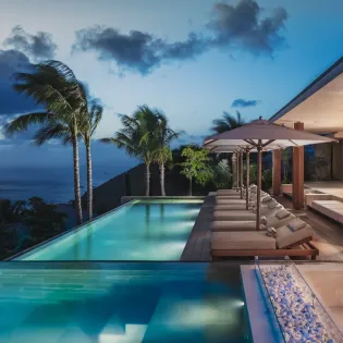 10.1 omai zile exterior nightly 3