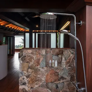 10.10 temple master bathroom