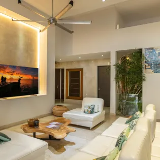 10.5 emeraude night view